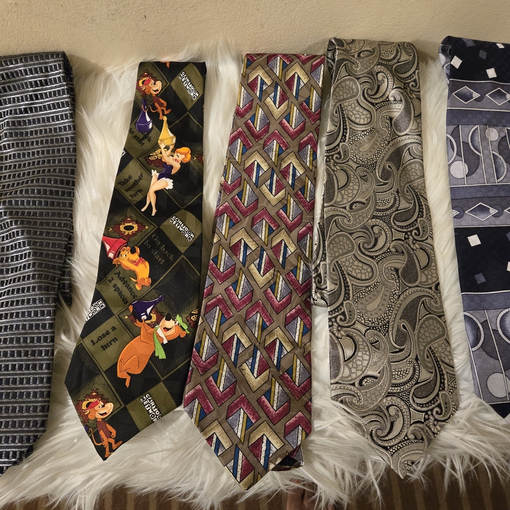 Assorted Multi-colored Ties Collection - Picture 2 of 11